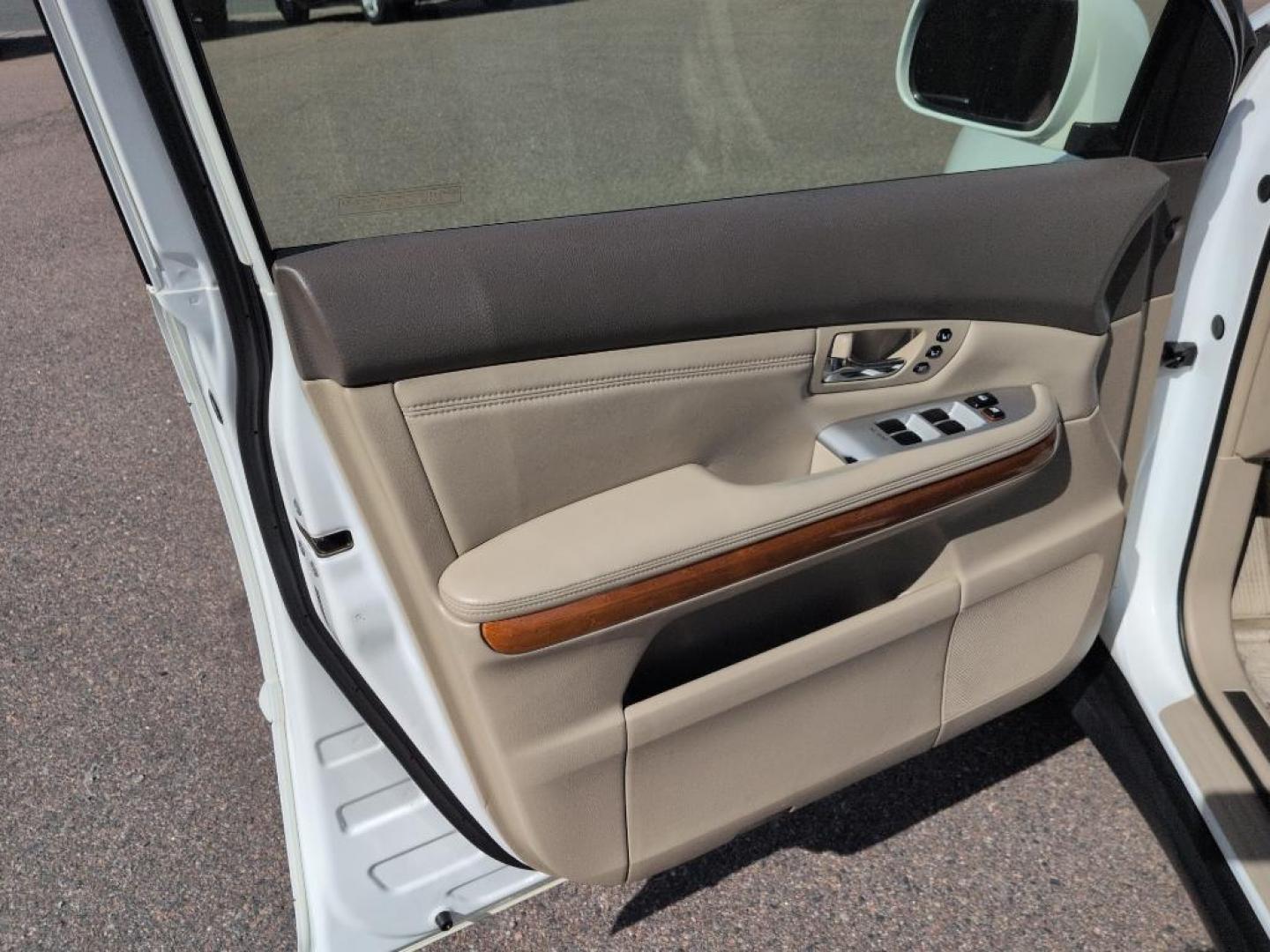 2004 WHITE Lexus RX 330 Base (JTJHA31U540) with an V6, 3.3L engine, Automatic transmission, located at 10890 W. Colfax Ave., Lakewood, CO, 80215, (303) 274-7692, 39.739914, -105.120132 - Photo#8