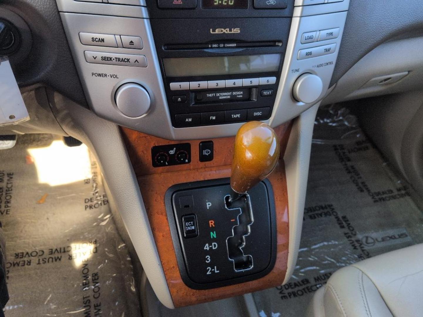 2004 WHITE Lexus RX 330 Base (JTJHA31U540) with an V6, 3.3L engine, Automatic transmission, located at 10890 W. Colfax Ave., Lakewood, CO, 80215, (303) 274-7692, 39.739914, -105.120132 - Photo#13