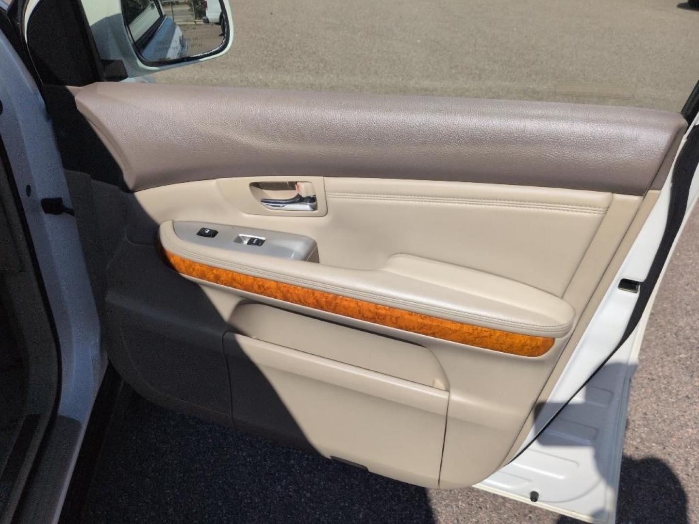 2004 WHITE Lexus RX 330 Base (JTJHA31U540) with an V6, 3.3L engine, Automatic transmission, located at 10890 W. Colfax Ave., Lakewood, CO, 80215, (303) 274-7692, 39.739914, -105.120132 - Photo#17