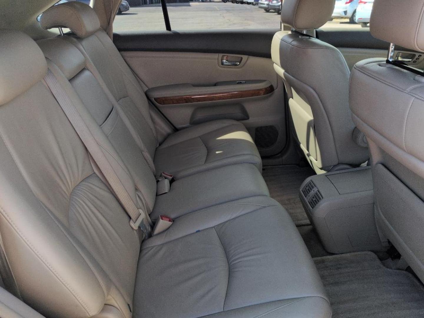 2004 WHITE Lexus RX 330 Base (JTJHA31U540) with an V6, 3.3L engine, Automatic transmission, located at 10890 W. Colfax Ave., Lakewood, CO, 80215, (303) 274-7692, 39.739914, -105.120132 - Photo#20