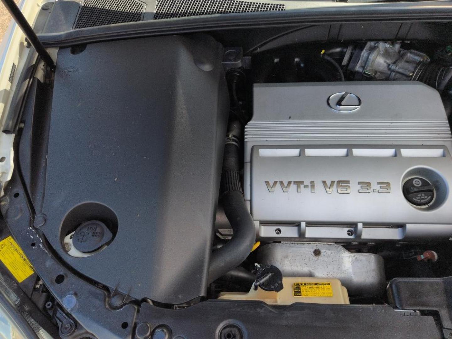 2004 WHITE Lexus RX 330 Base (JTJHA31U540) with an V6, 3.3L engine, Automatic transmission, located at 10890 W. Colfax Ave., Lakewood, CO, 80215, (303) 274-7692, 39.739914, -105.120132 - Photo#26