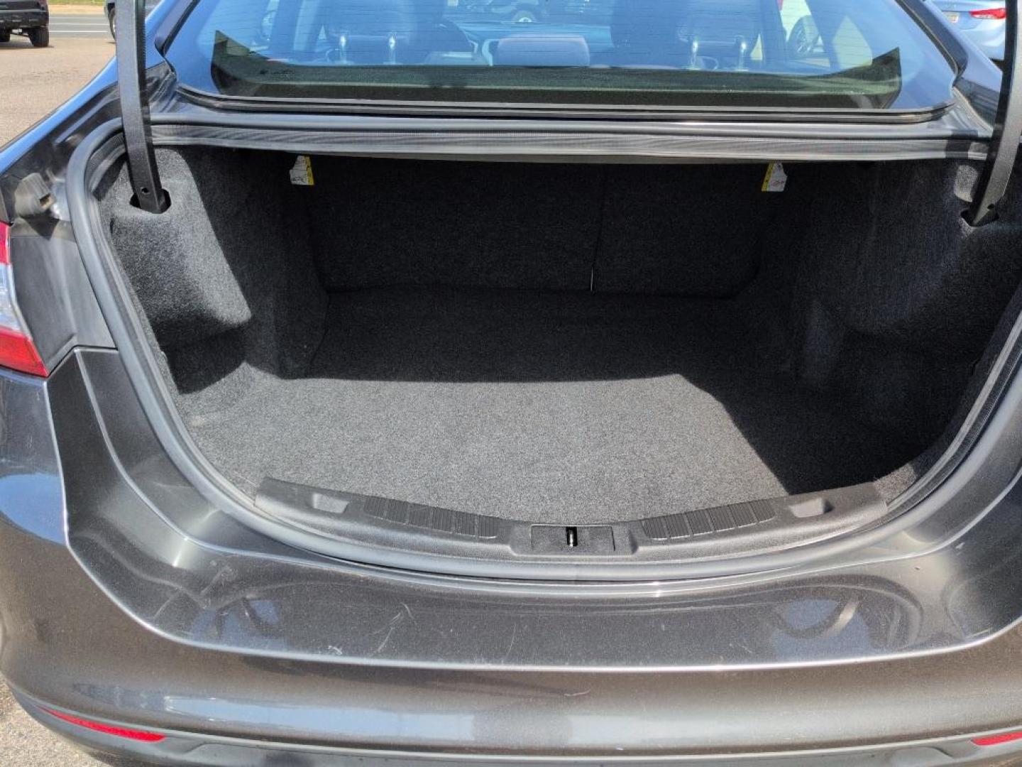 2015 GRAY Ford Fusion SE (1FA6P0H78F5) with an 4 Cyl, 2.5L engine, Automatic transmission, located at 10890 W. Colfax Ave., Lakewood, CO, 80215, (303) 274-7692, 39.739914, -105.120132 - Photo#21