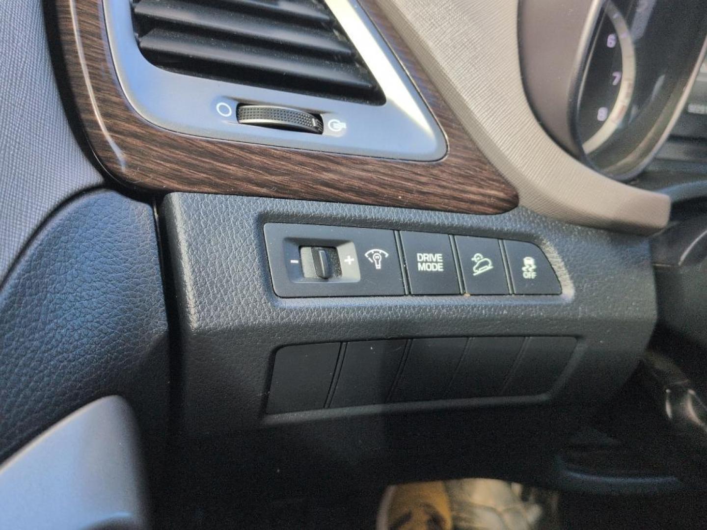 2017 WHITE Hyundai Santa Fe Sport Base (5XYZT3LB8HG) with an 4 Cyl, 2.4L engine, Automatic transmission, located at 10890 W. Colfax Ave., Lakewood, CO, 80215, (303) 274-7692, 39.739914, -105.120132 - Photo#15