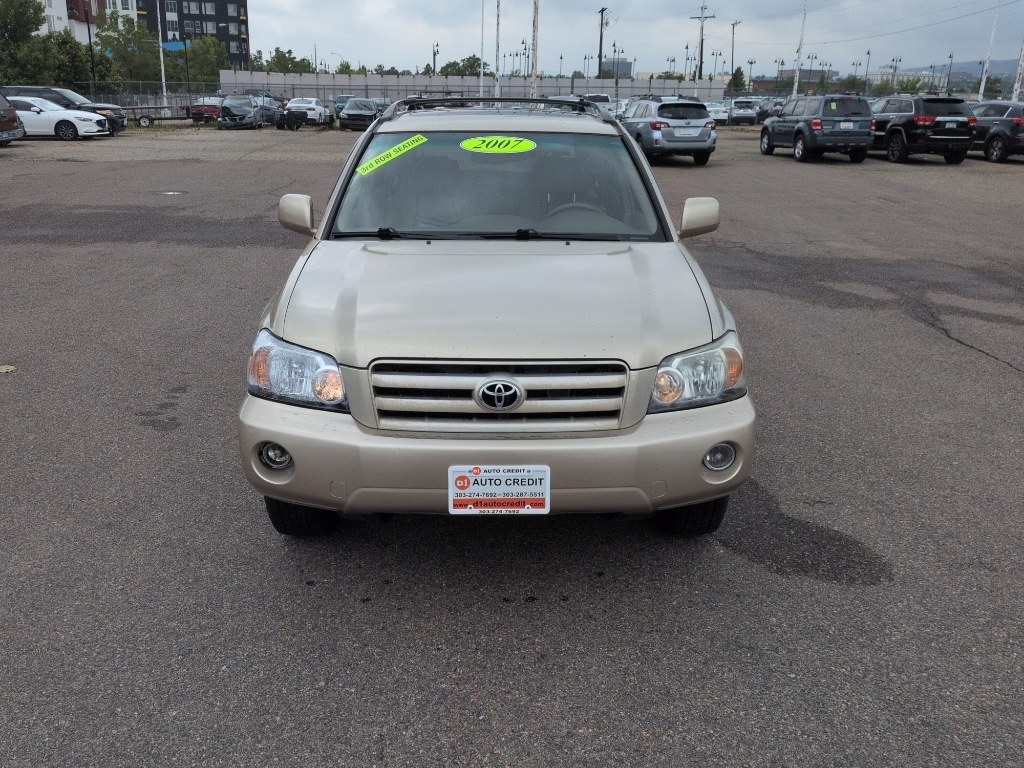 2007 GOLD /ACTUAL Toyota Highlander LIMITED V6 4WD (JTEEP21AX70) with an V6, 3.3L engine, Automatic transmission, located at 10890 W. Colfax Ave., Lakewood, CO, 80215, (303) 274-7692, 39.739914, -105.120132- Photo#1