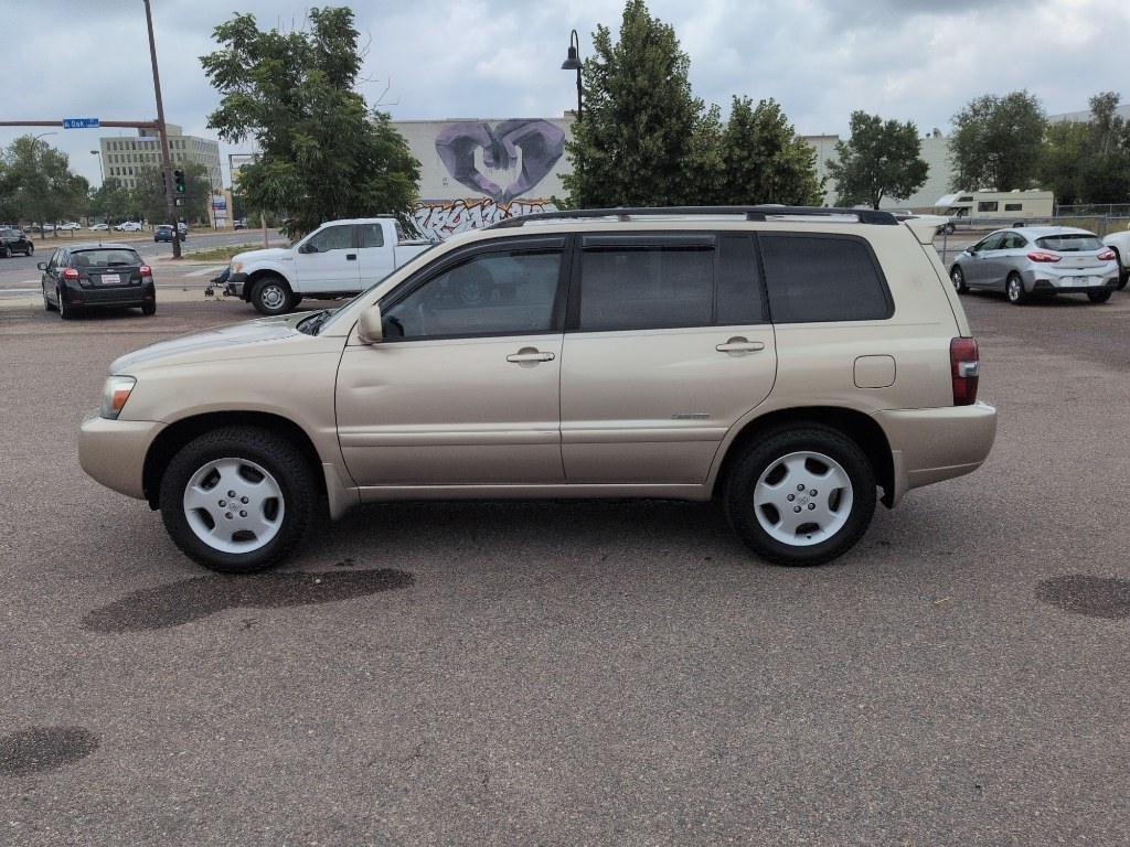 2007 GOLD /ACTUAL Toyota Highlander LIMITED V6 4WD (JTEEP21AX70) with an V6, 3.3L engine, Automatic transmission, located at 10890 W. Colfax Ave., Lakewood, CO, 80215, (303) 274-7692, 39.739914, -105.120132- Photo#7