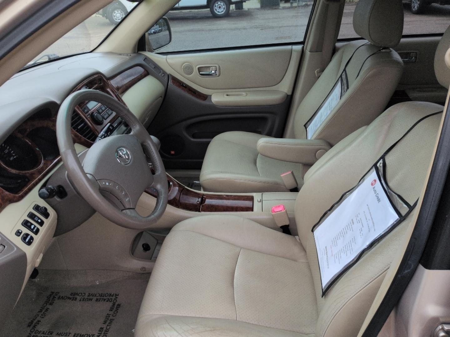2007 GOLD Toyota Highlander LIMITED V6 4WD (JTEEP21AX70) with an V6, 3.3L engine, Automatic transmission, located at 10890 W. Colfax Ave., Lakewood, CO, 80215, (303) 274-7692, 39.739914, -105.120132- Photo#9
