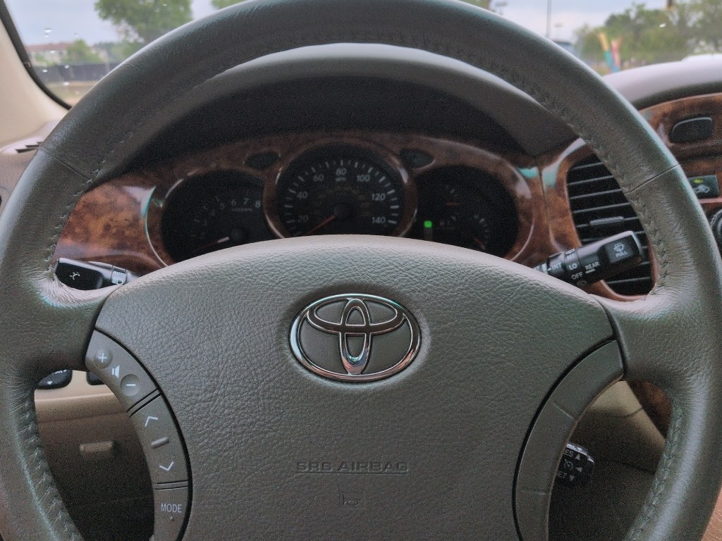 2007 GOLD /ACTUAL Toyota Highlander LIMITED V6 4WD (JTEEP21AX70) with an V6, 3.3L engine, Automatic transmission, located at 10890 W. Colfax Ave., Lakewood, CO, 80215, (303) 274-7692, 39.739914, -105.120132- Photo#11
