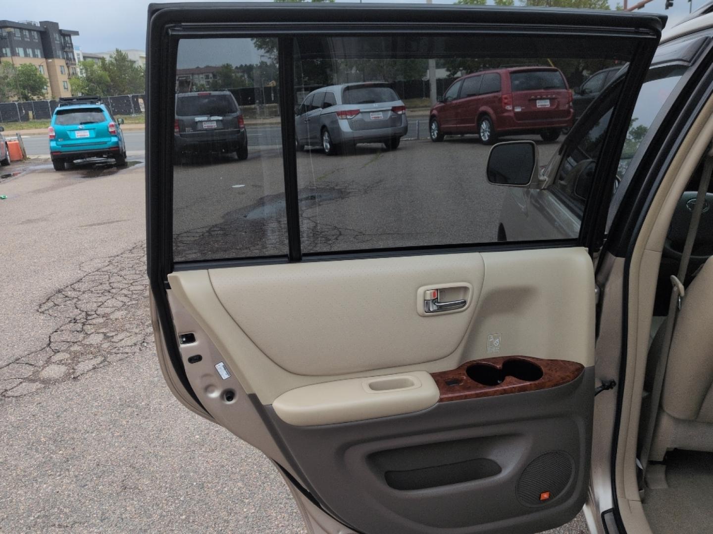 2007 GOLD Toyota Highlander LIMITED V6 4WD (JTEEP21AX70) with an V6, 3.3L engine, Automatic transmission, located at 10890 W. Colfax Ave., Lakewood, CO, 80215, (303) 274-7692, 39.739914, -105.120132- Photo#16