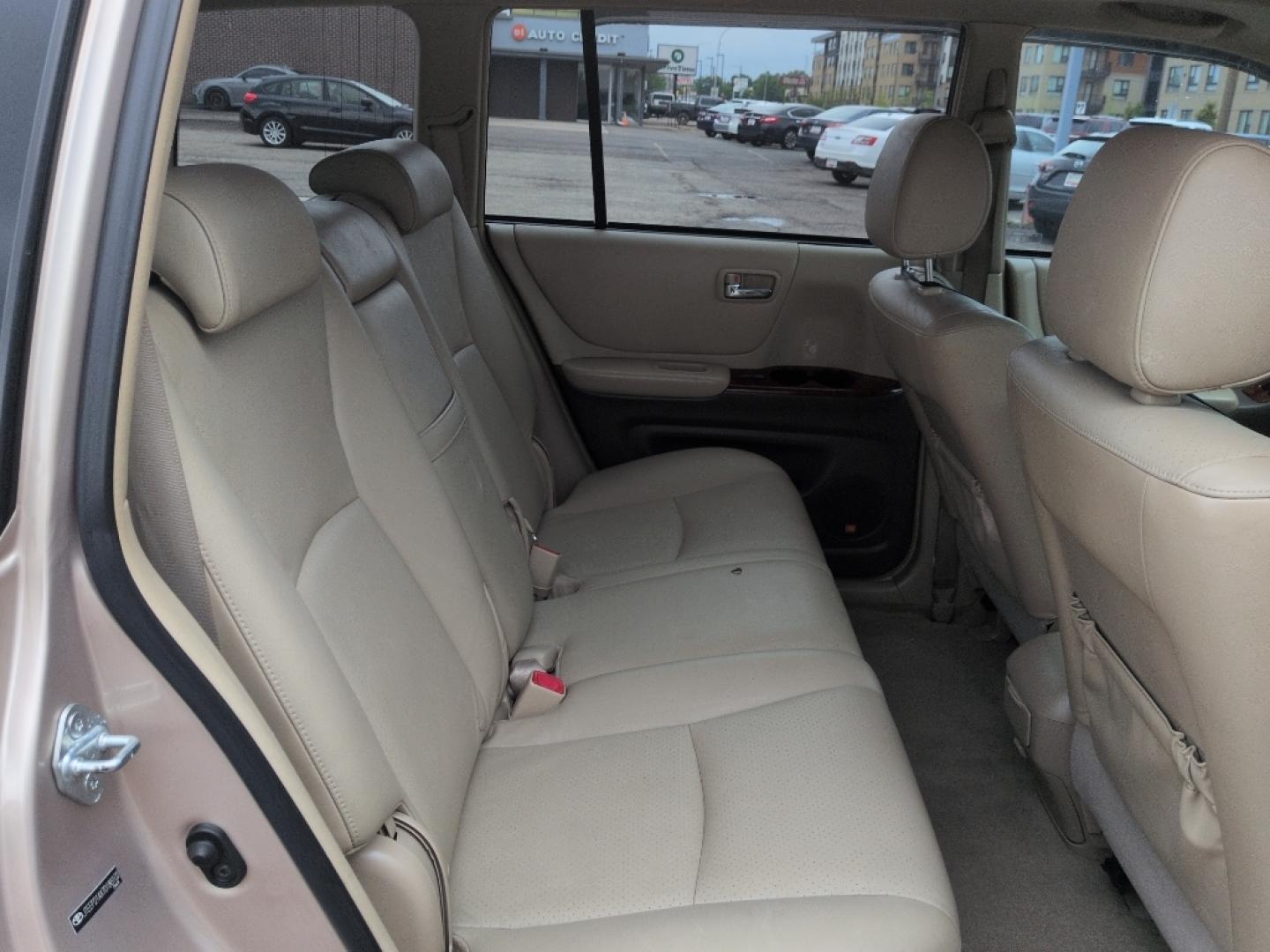 2007 GOLD Toyota Highlander LIMITED V6 4WD (JTEEP21AX70) with an V6, 3.3L engine, Automatic transmission, located at 10890 W. Colfax Ave., Lakewood, CO, 80215, (303) 274-7692, 39.739914, -105.120132- Photo#19