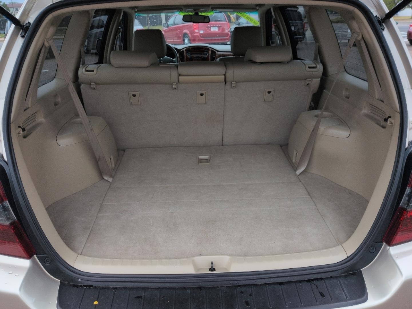 2007 GOLD Toyota Highlander LIMITED V6 4WD (JTEEP21AX70) with an V6, 3.3L engine, Automatic transmission, located at 10890 W. Colfax Ave., Lakewood, CO, 80215, (303) 274-7692, 39.739914, -105.120132- Photo#21