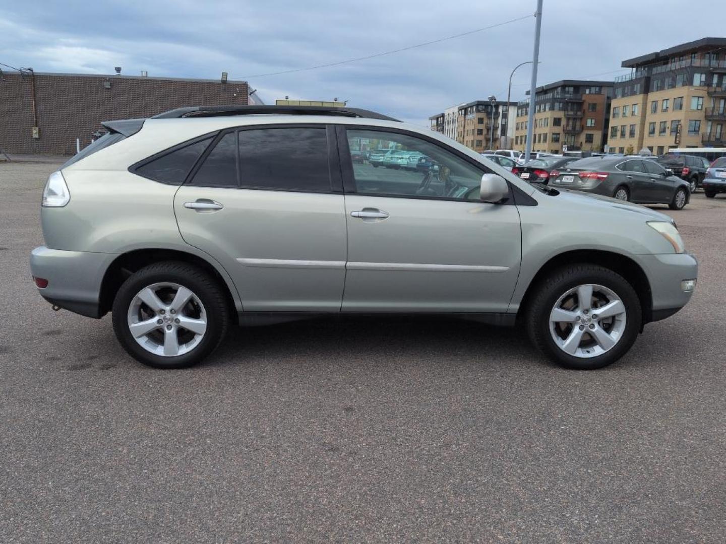 2005 SILVER Lexus RX 330 Base (2T2HA31U35C) with an V6, 3.3L engine, Automatic transmission, located at 10890 W. Colfax Ave., Lakewood, CO, 80215, (303) 274-7692, 39.739914, -105.120132 - Photo#3