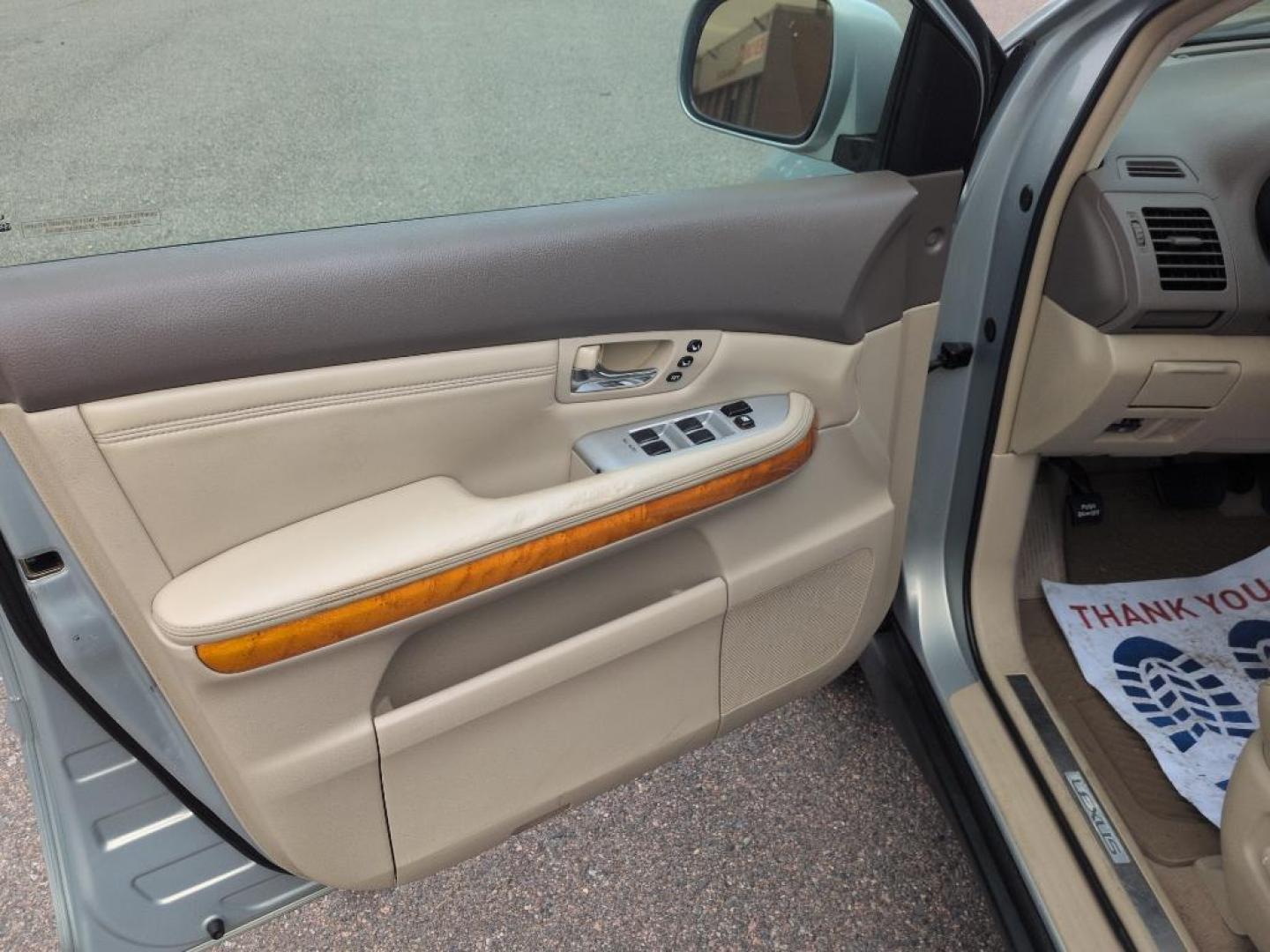 2005 SILVER Lexus RX 330 Base (2T2HA31U35C) with an V6, 3.3L engine, Automatic transmission, located at 10890 W. Colfax Ave., Lakewood, CO, 80215, (303) 274-7692, 39.739914, -105.120132 - Photo#8