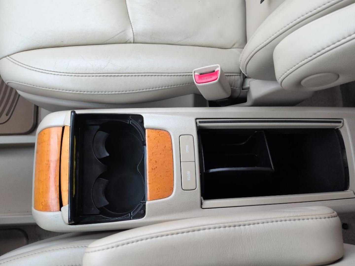 2005 SILVER Lexus RX 330 Base (2T2HA31U35C) with an V6, 3.3L engine, Automatic transmission, located at 10890 W. Colfax Ave., Lakewood, CO, 80215, (303) 274-7692, 39.739914, -105.120132 - Photo#14