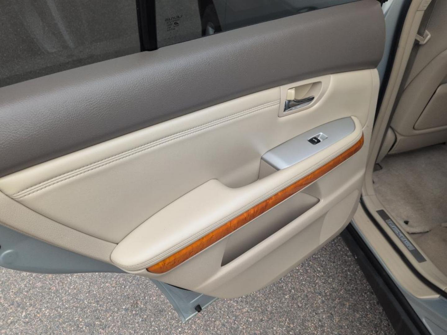 2005 SILVER Lexus RX 330 Base (2T2HA31U35C) with an V6, 3.3L engine, Automatic transmission, located at 10890 W. Colfax Ave., Lakewood, CO, 80215, (303) 274-7692, 39.739914, -105.120132 - Photo#18