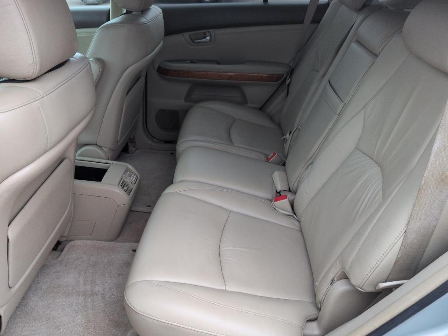 2005 SILVER Lexus RX 330 Base (2T2HA31U35C) with an V6, 3.3L engine, Automatic transmission, located at 10890 W. Colfax Ave., Lakewood, CO, 80215, (303) 274-7692, 39.739914, -105.120132 - Photo#19