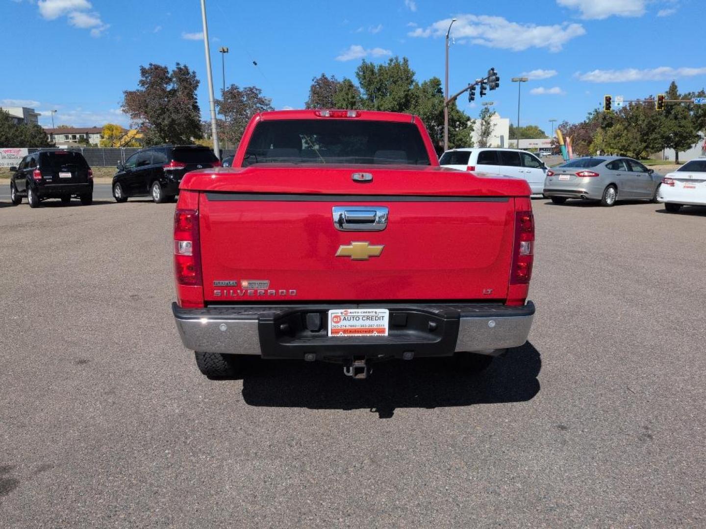 2012 RED Chevrolet Silverado LT (1GCRKSE73CZ) with an V8, 5.3L engine, Automatic transmission, located at 10890 W. Colfax Ave., Lakewood, CO, 80215, (303) 274-7692, 39.739914, -105.120132 - Photo#5