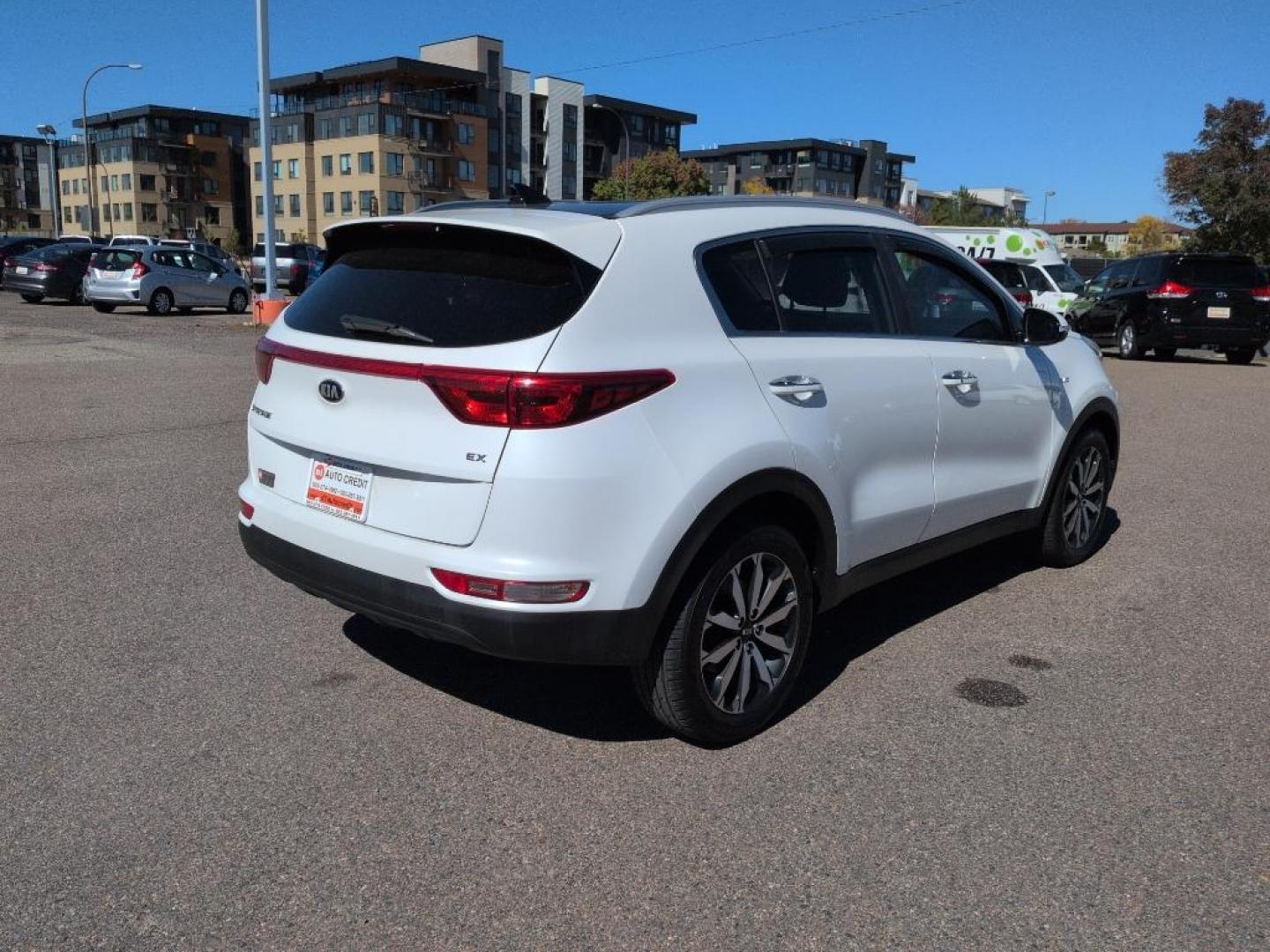 2017 WHITE Kia Sportage EX (KNDPNCAC1H7) with an 4 Cyl, 2.4L engine, Automatic transmission, located at 10890 W. Colfax Ave., Lakewood, CO, 80215, (303) 274-7692, 39.739914, -105.120132 - Photo#4
