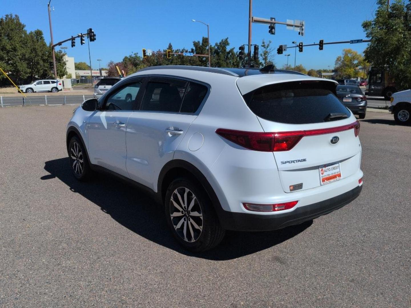 2017 WHITE Kia Sportage EX (KNDPNCAC1H7) with an 4 Cyl, 2.4L engine, Automatic transmission, located at 10890 W. Colfax Ave., Lakewood, CO, 80215, (303) 274-7692, 39.739914, -105.120132 - Photo#6