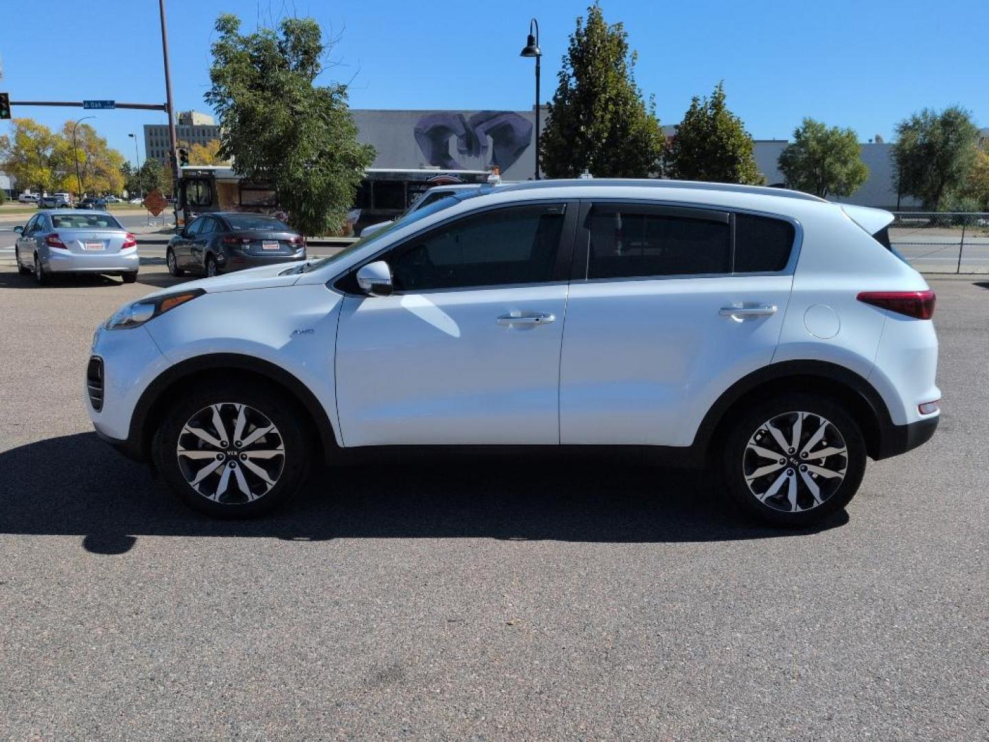 2017 WHITE Kia Sportage EX (KNDPNCAC1H7) with an 4 Cyl, 2.4L engine, Automatic transmission, located at 10890 W. Colfax Ave., Lakewood, CO, 80215, (303) 274-7692, 39.739914, -105.120132 - Photo#7
