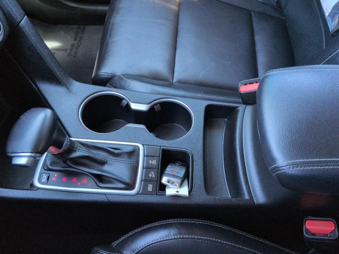 2017 WHITE Kia Sportage EX (KNDPNCAC1H7) with an 4 Cyl, 2.4L engine, Automatic transmission, located at 10890 W. Colfax Ave., Lakewood, CO, 80215, (303) 274-7692, 39.739914, -105.120132 - Photo#13