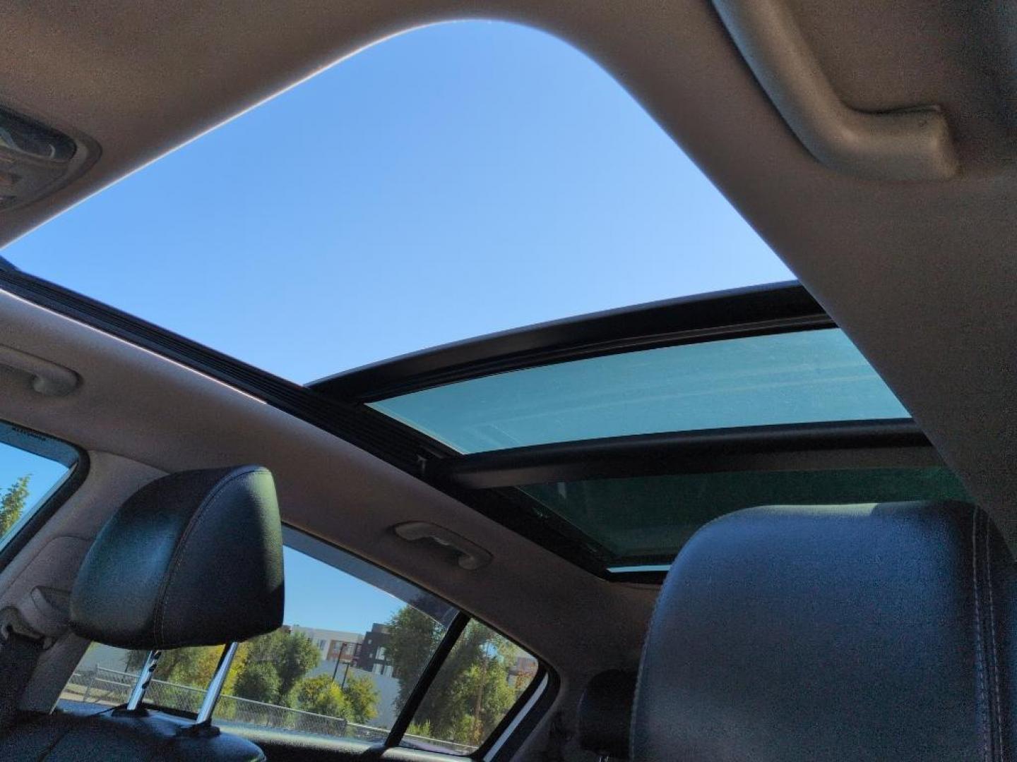 2017 WHITE Kia Sportage EX (KNDPNCAC1H7) with an 4 Cyl, 2.4L engine, Automatic transmission, located at 10890 W. Colfax Ave., Lakewood, CO, 80215, (303) 274-7692, 39.739914, -105.120132 - Photo#15