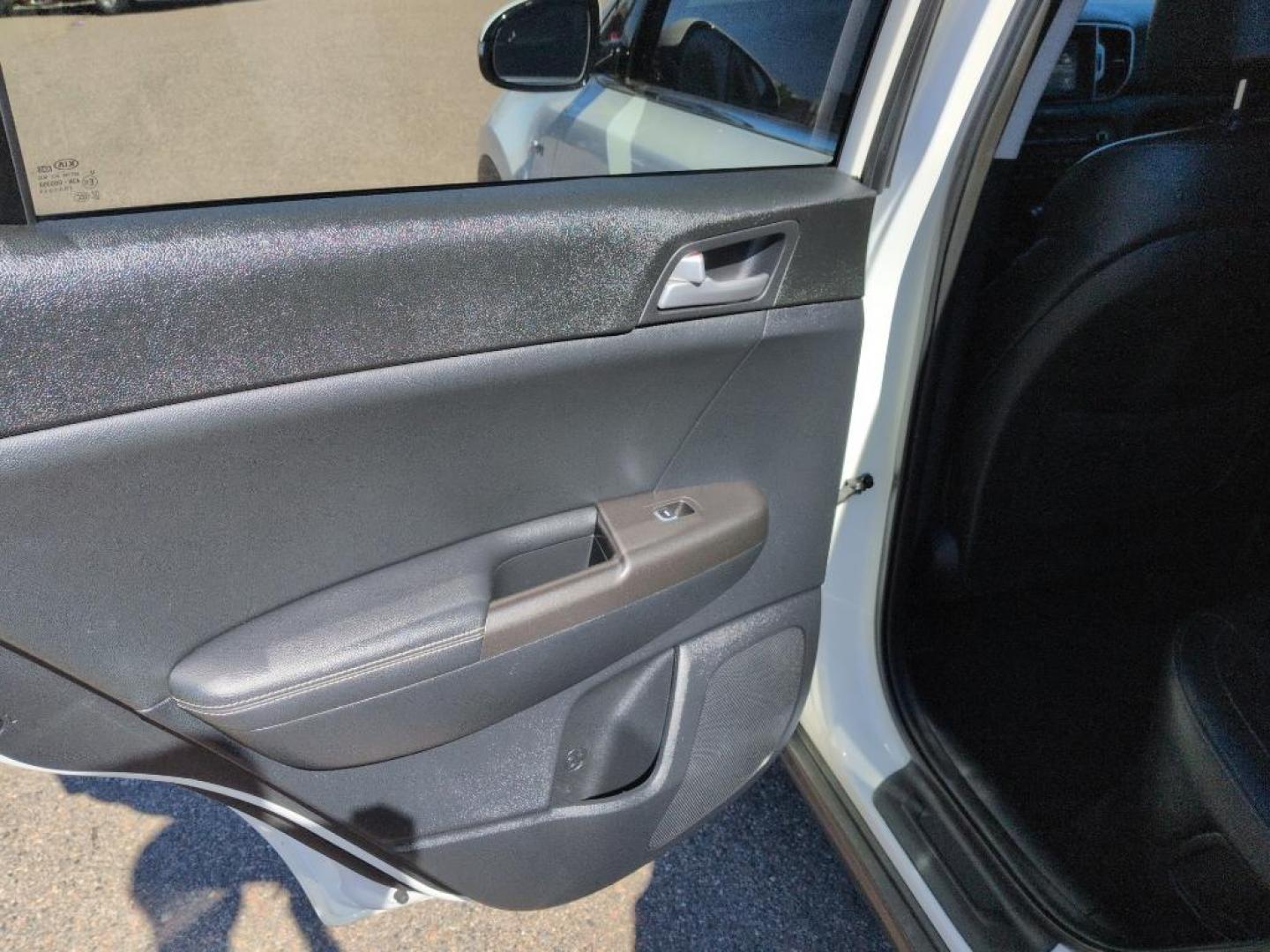 2017 WHITE Kia Sportage EX (KNDPNCAC1H7) with an 4 Cyl, 2.4L engine, Automatic transmission, located at 10890 W. Colfax Ave., Lakewood, CO, 80215, (303) 274-7692, 39.739914, -105.120132 - Photo#16