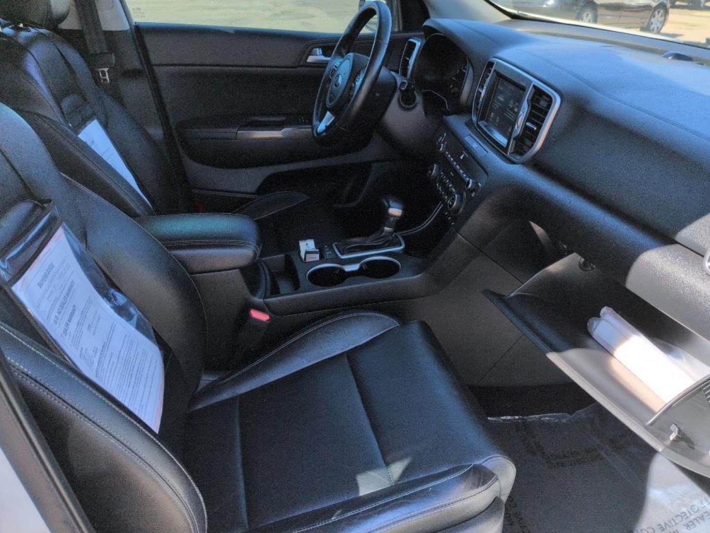 2017 WHITE Kia Sportage EX (KNDPNCAC1H7) with an 4 Cyl, 2.4L engine, Automatic transmission, located at 10890 W. Colfax Ave., Lakewood, CO, 80215, (303) 274-7692, 39.739914, -105.120132 - Photo#19