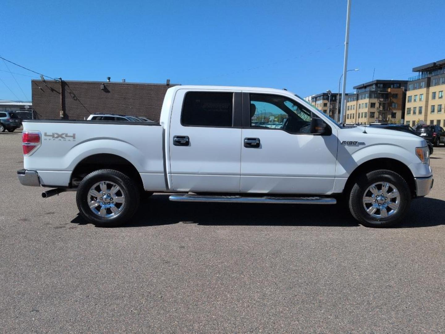 2011 WHITE Ford F-150 XLT SUPERCREW 6.5-FT (1FTFW1EF5BK) with an V8, 5.0L engine, Automatic transmission, located at 10890 W. Colfax Ave., Lakewood, CO, 80215, (303) 274-7692, 39.739914, -105.120132 - Photo#3