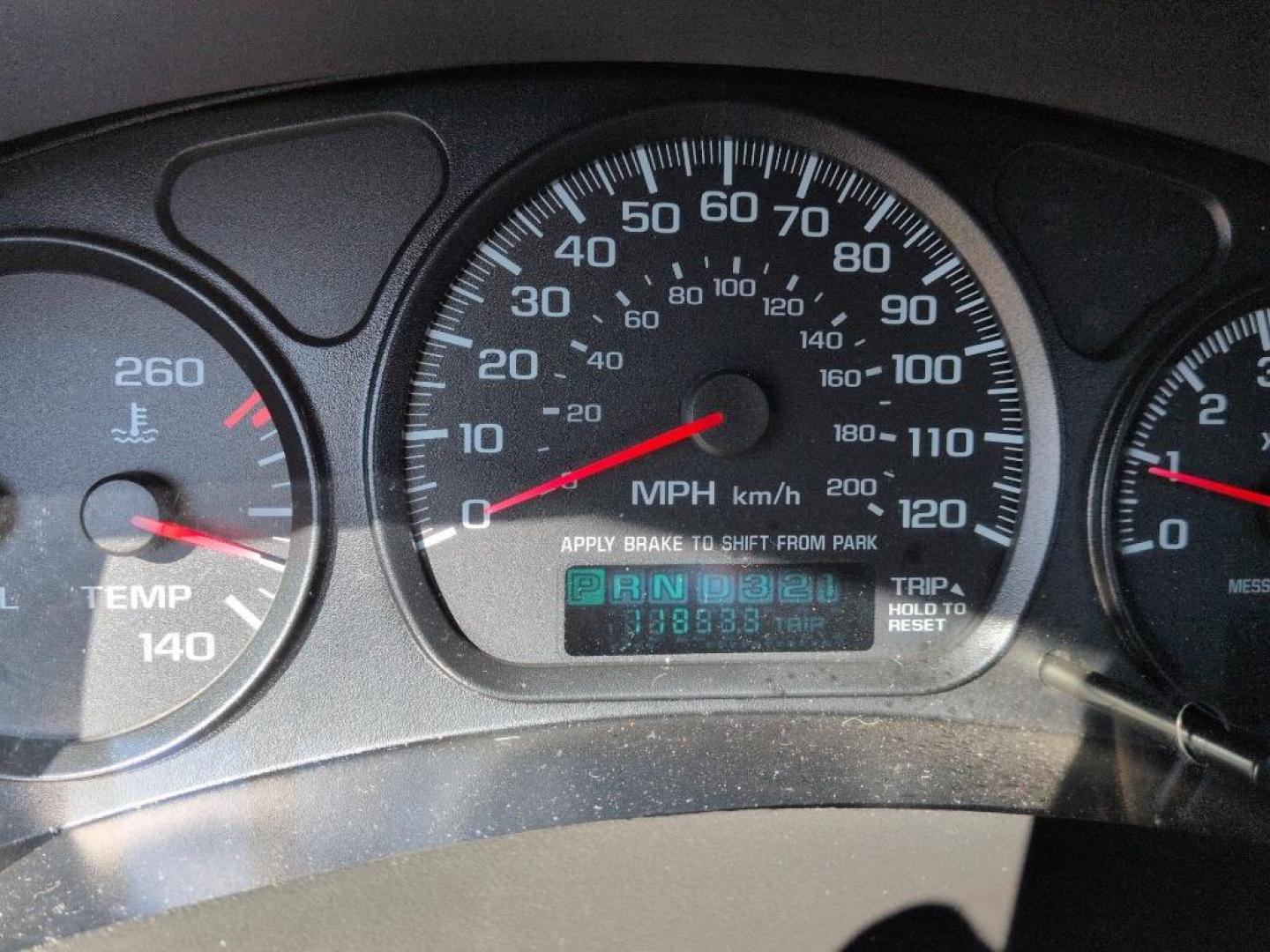 2004 GRAY Chevrolet Monte Carlo LS (2G1WW12E449) with an V6, 3.4L engine, Automatic transmission, located at 10890 W. Colfax Ave., Lakewood, CO, 80215, (303) 274-7692, 39.739914, -105.120132 - Photo#11