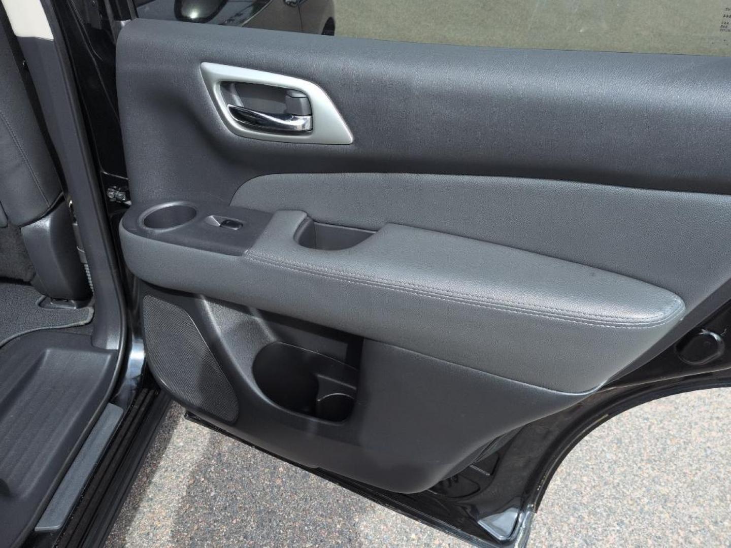 2014 BLACK Nissan Pathfinder SV 4WD (5N1AR2MM3EC) with an V6, 3.5L engine, Automatic transmission, located at 10890 W. Colfax Ave., Lakewood, CO, 80215, (303) 274-7692, 39.739914, -105.120132 - Photo#22