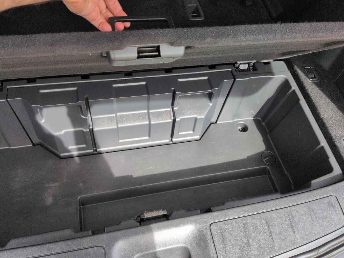 2014 BLACK Nissan Pathfinder SV 4WD (5N1AR2MM3EC) with an V6, 3.5L engine, Automatic transmission, located at 10890 W. Colfax Ave., Lakewood, CO, 80215, (303) 274-7692, 39.739914, -105.120132 - Photo#28