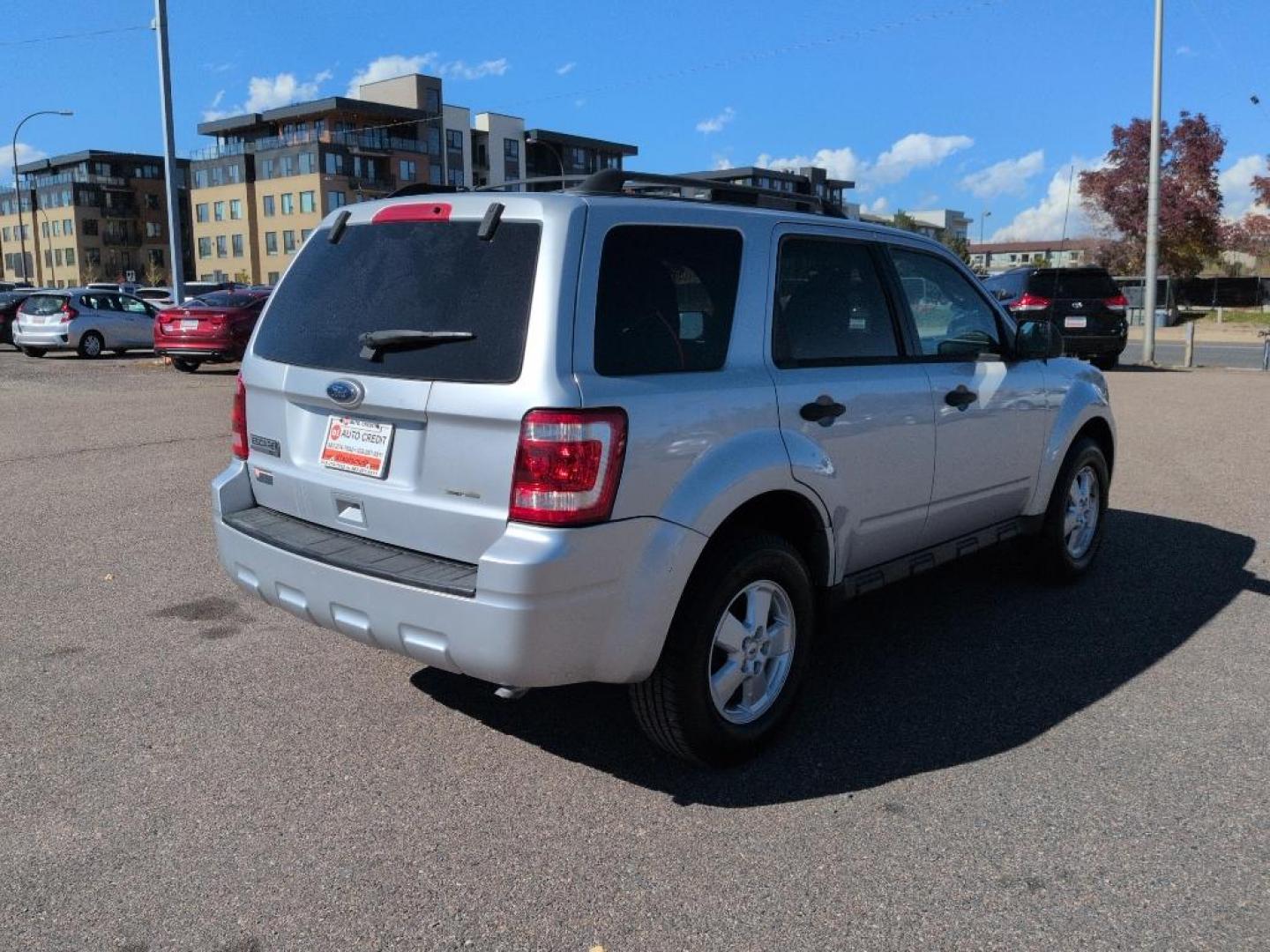 2010 SILVER Ford Escape XLT (1FMCU9D71AK) with an 4 Cyl, 2.5L engine, Automatic transmission, located at 10890 W. Colfax Ave., Lakewood, CO, 80215, (303) 274-7692, 39.739914, -105.120132 - Photo#4