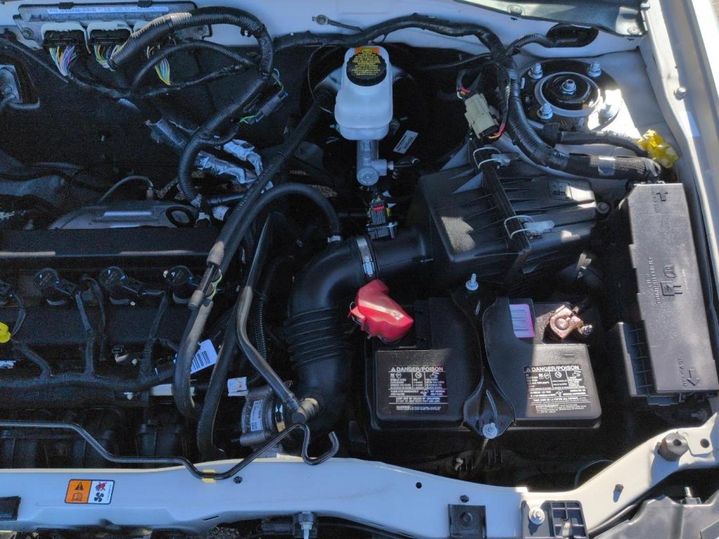 2010 SILVER Ford Escape XLT (1FMCU9D71AK) with an 4 Cyl, 2.5L engine, Automatic transmission, located at 10890 W. Colfax Ave., Lakewood, CO, 80215, (303) 274-7692, 39.739914, -105.120132 - Photo#24