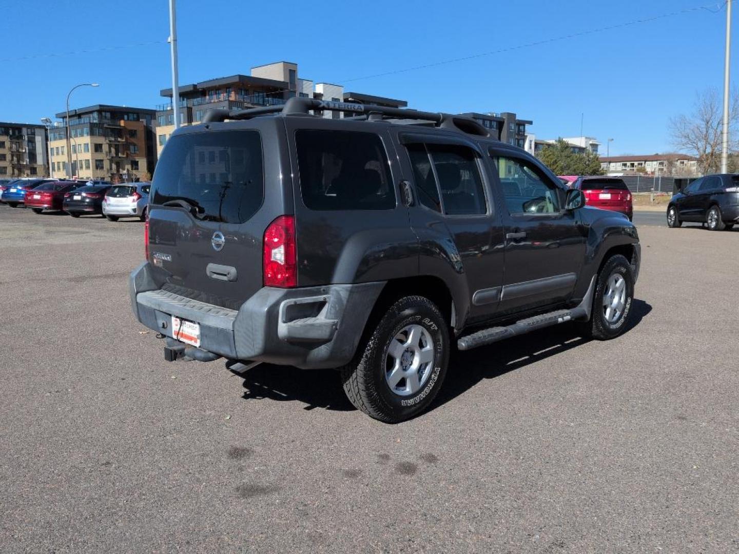 2006 GRAY Nissan Xterra OR 4WD (5N1AN08W06C) with an V6, 4.0L engine, Automatic transmission, located at 10890 W. Colfax Ave., Lakewood, CO, 80215, (303) 274-7692, 39.739914, -105.120132 - Photo#4