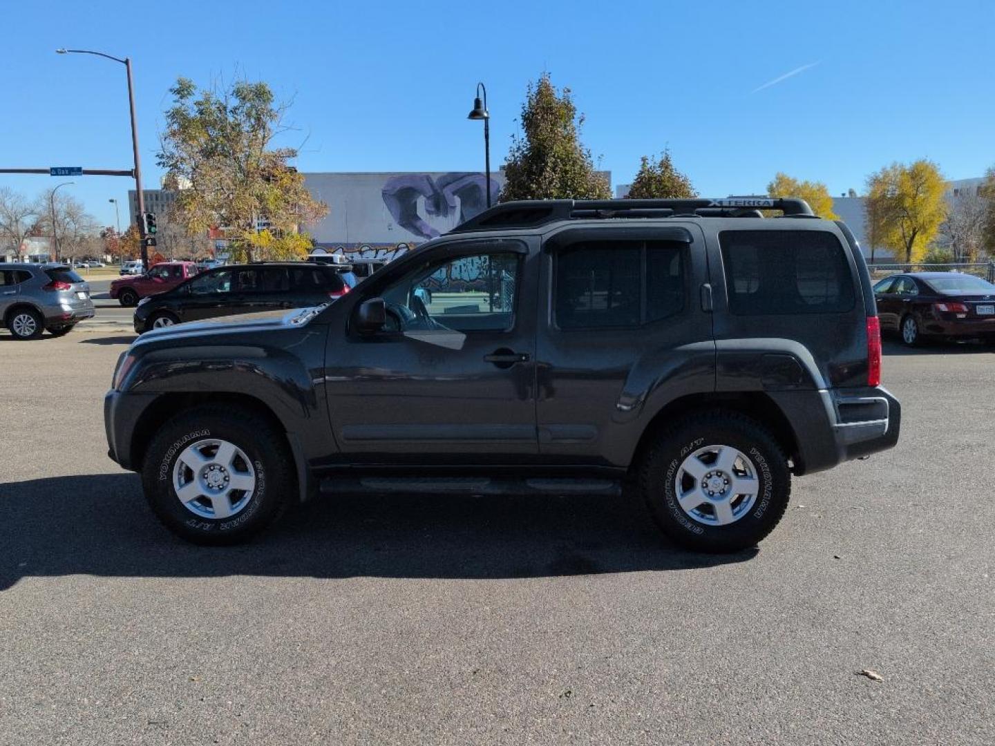 2006 GRAY Nissan Xterra OR 4WD (5N1AN08W06C) with an V6, 4.0L engine, Automatic transmission, located at 10890 W. Colfax Ave., Lakewood, CO, 80215, (303) 274-7692, 39.739914, -105.120132 - Photo#7