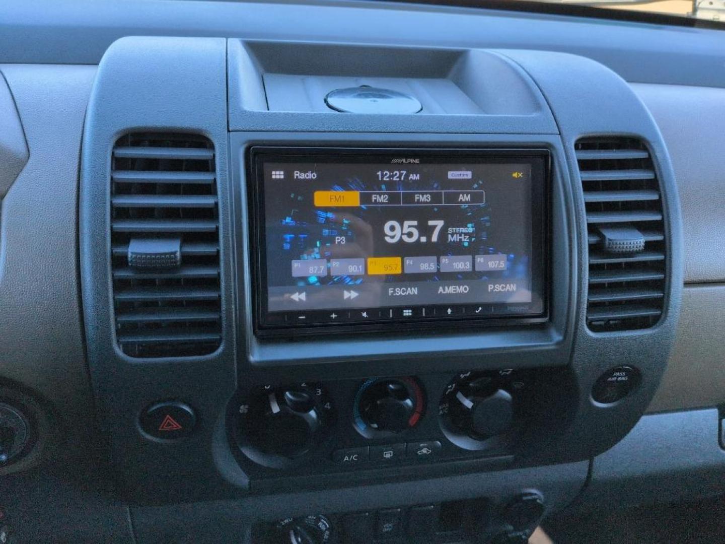 2006 GRAY Nissan Xterra OR 4WD (5N1AN08W06C) with an V6, 4.0L engine, Automatic transmission, located at 10890 W. Colfax Ave., Lakewood, CO, 80215, (303) 274-7692, 39.739914, -105.120132 - Photo#12