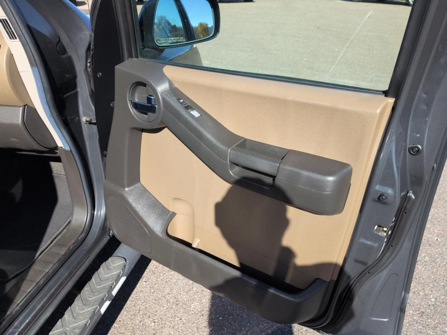 2006 GRAY Nissan Xterra OR 4WD (5N1AN08W06C) with an V6, 4.0L engine, Automatic transmission, located at 10890 W. Colfax Ave., Lakewood, CO, 80215, (303) 274-7692, 39.739914, -105.120132 - Photo#17