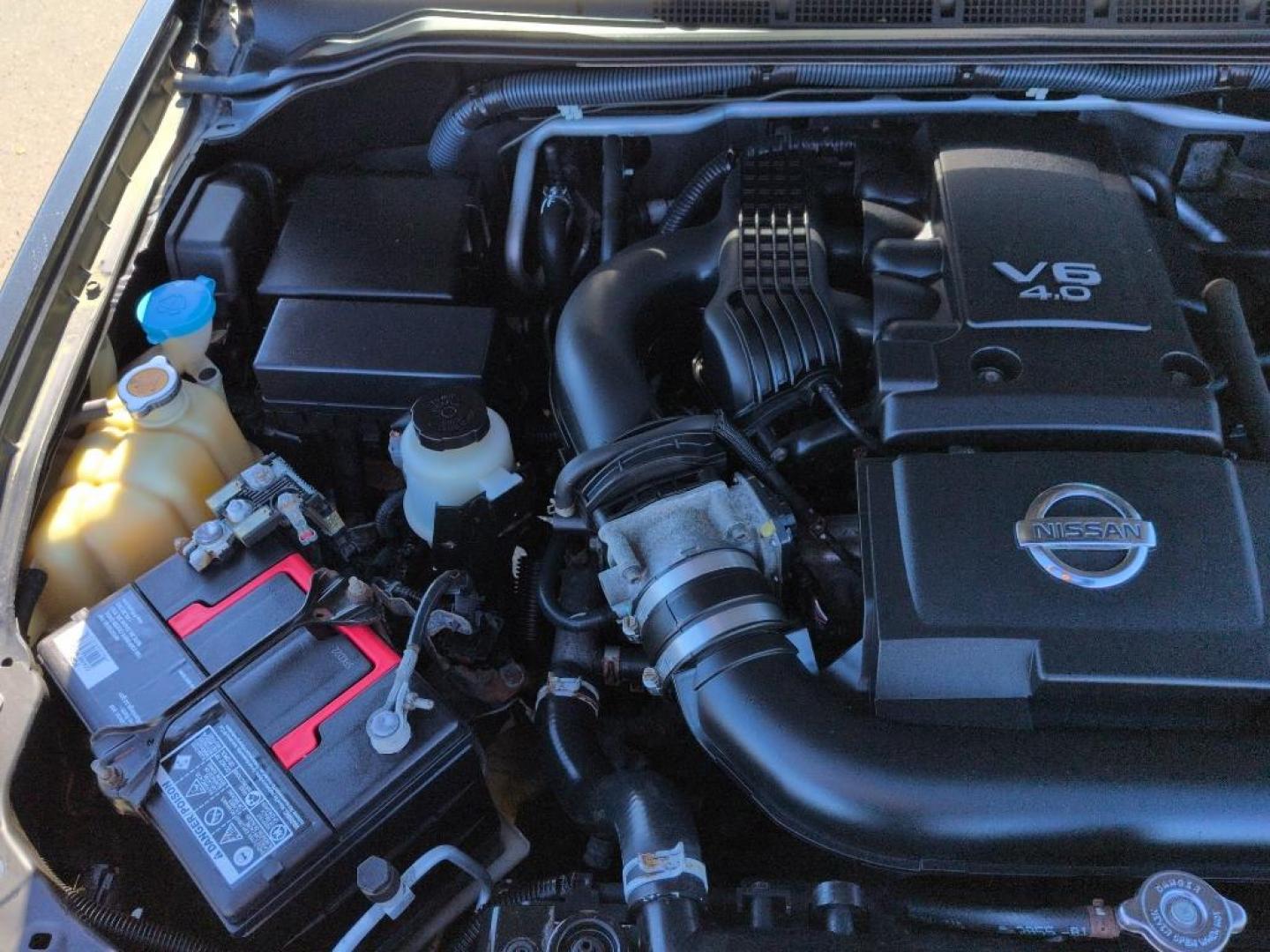 2006 GRAY Nissan Xterra OR 4WD (5N1AN08W06C) with an V6, 4.0L engine, Automatic transmission, located at 10890 W. Colfax Ave., Lakewood, CO, 80215, (303) 274-7692, 39.739914, -105.120132 - Photo#24