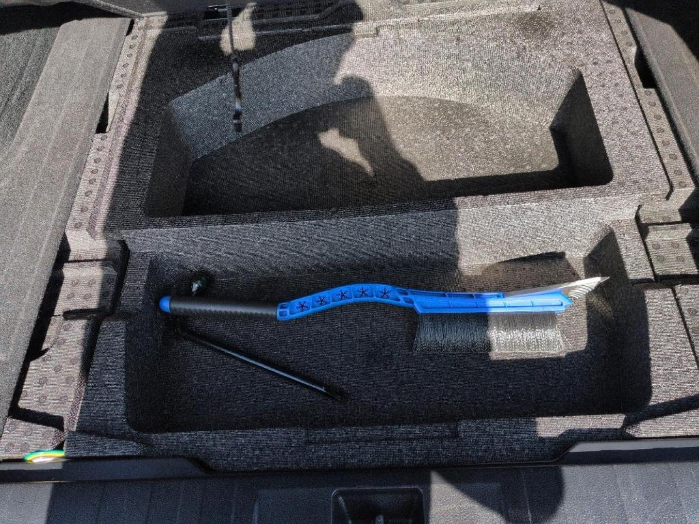 2012 BLUE Subaru Outback 3.6R Limited (4S4BRDLC9C2) with an 6 Cyl, 3.6L engine, Automatic transmission, located at 10890 W. Colfax Ave., Lakewood, CO, 80215, (303) 274-7692, 39.739914, -105.120132 - Photo#23