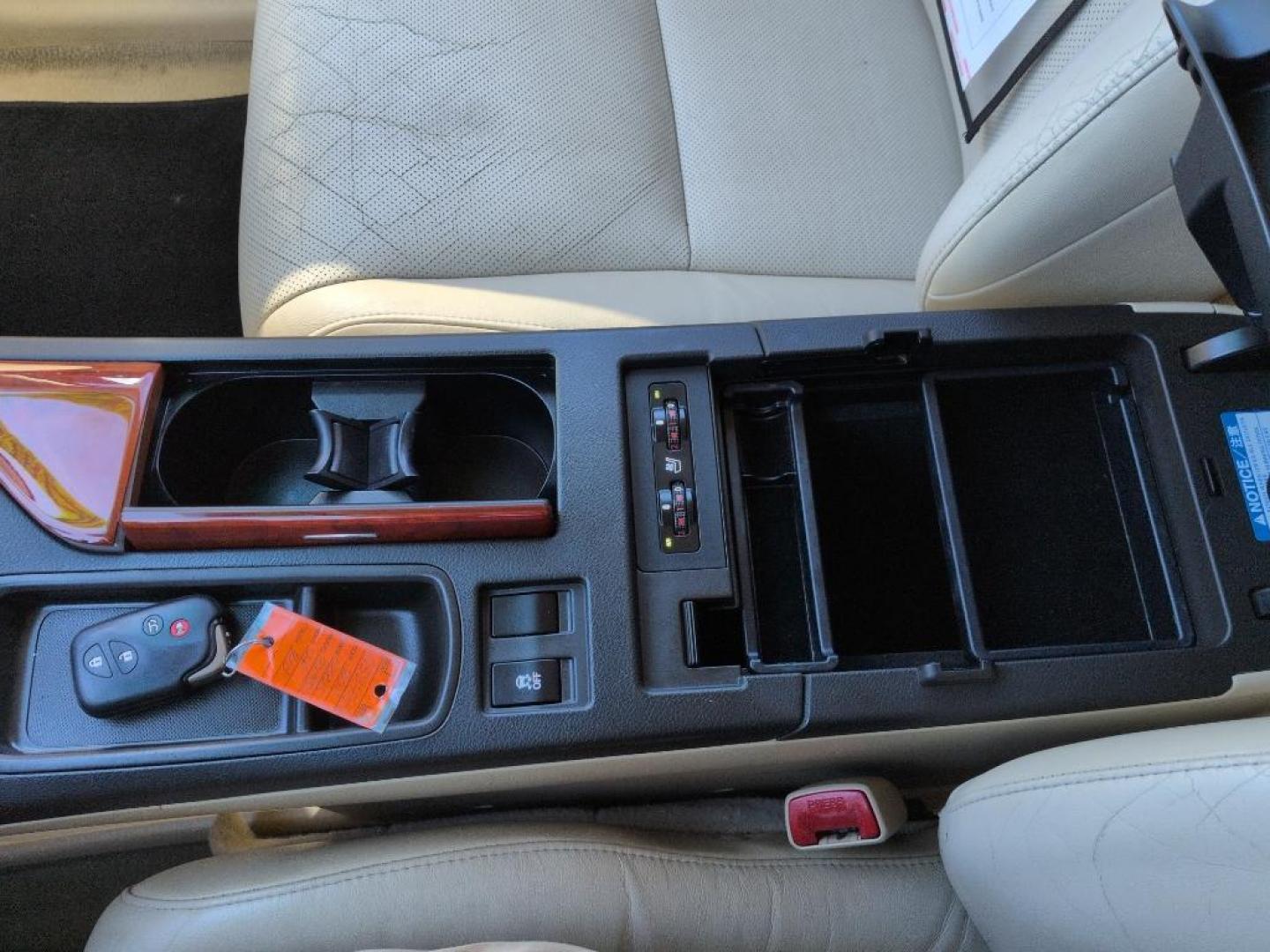 2011 RED Lexus RX 350 Base (2T2ZK1BA1BC) with an V6, 3.5L engine, Automatic transmission, located at 10890 W. Colfax Ave., Lakewood, CO, 80215, (303) 274-7692, 39.739914, -105.120132 - Photo#12