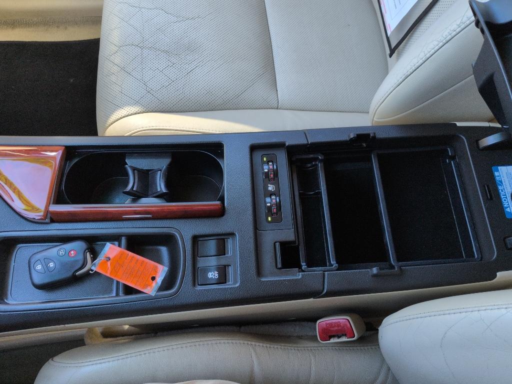 2011 RED Lexus RX 350 Base (2T2ZK1BA1BC) with an V6, 3.5L engine, Automatic transmission, located at 10890 W. Colfax Ave., Lakewood, CO, 80215, (303) 274-7692, 39.739914, -105.120132 - Photo#12