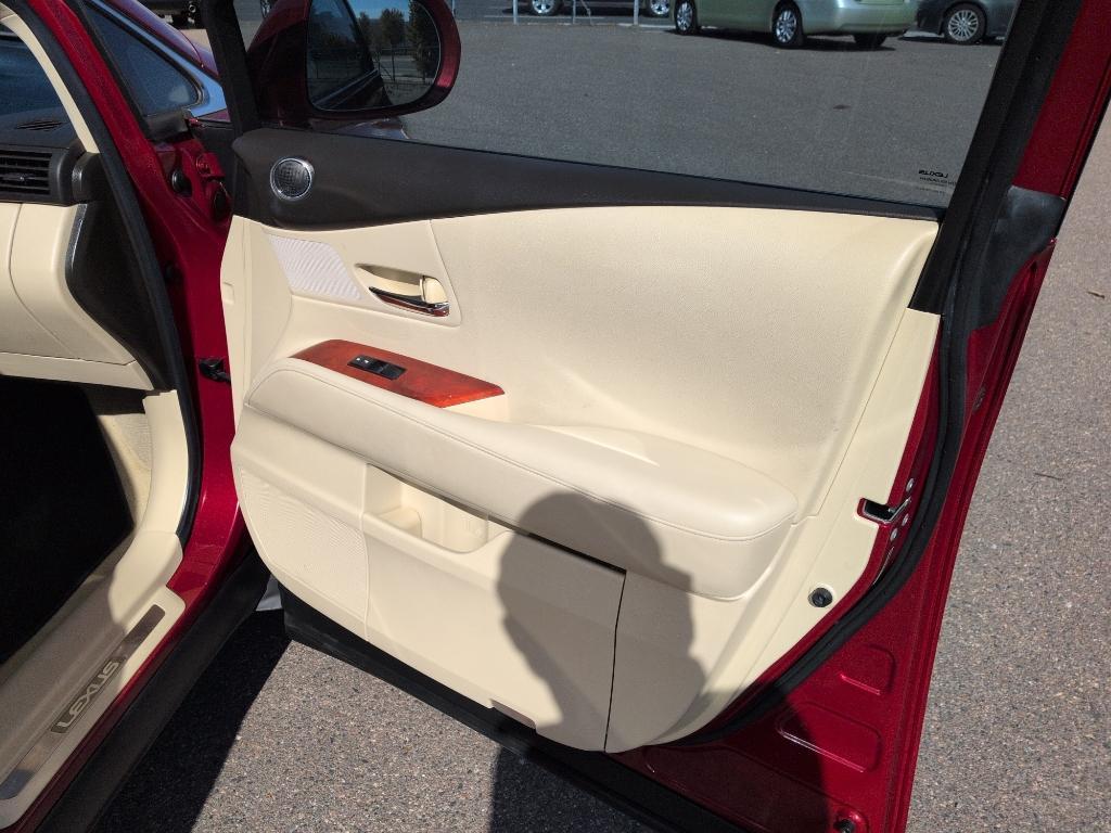 2011 RED Lexus RX 350 Base (2T2ZK1BA1BC) with an V6, 3.5L engine, Automatic transmission, located at 10890 W. Colfax Ave., Lakewood, CO, 80215, (303) 274-7692, 39.739914, -105.120132 - Photo#17