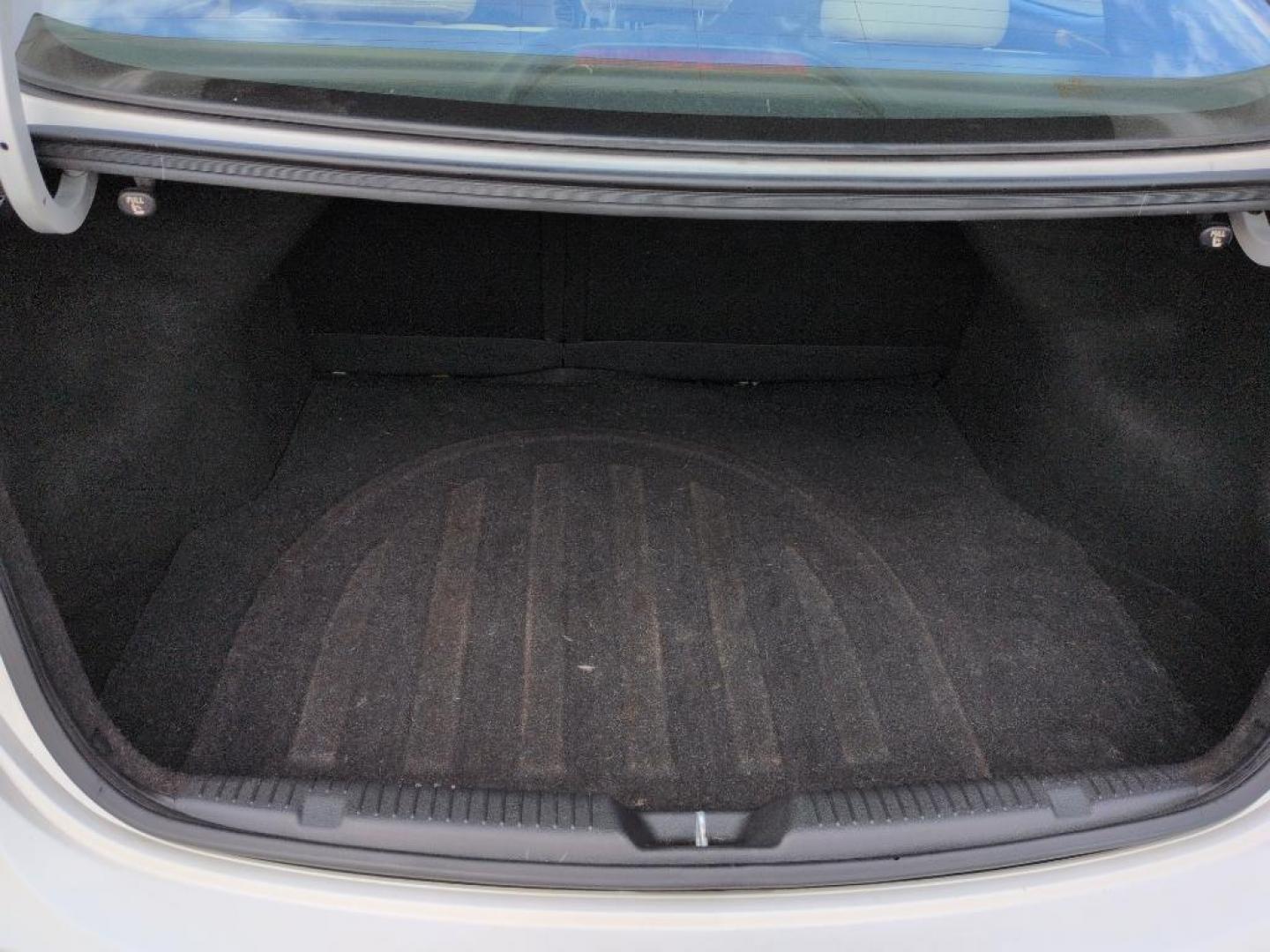 2012 WHITE Hyundai Elantra LIMITED (5NPDH4AEXCH) with an 4 Cyl, 1.8L engine, Automatic transmission, located at 10890 W. Colfax Ave., Lakewood, CO, 80215, (303) 274-7692, 39.739914, -105.120132 - Photo#20