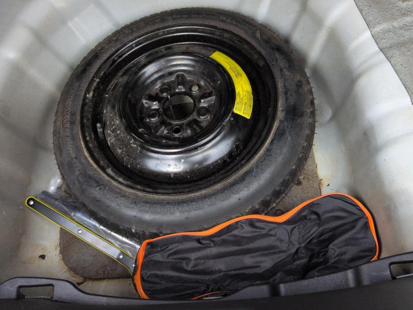 2012 WHITE Hyundai Elantra LIMITED (5NPDH4AEXCH) with an 4 Cyl, 1.8L engine, Automatic transmission, located at 10890 W. Colfax Ave., Lakewood, CO, 80215, (303) 274-7692, 39.739914, -105.120132 - Photo#21