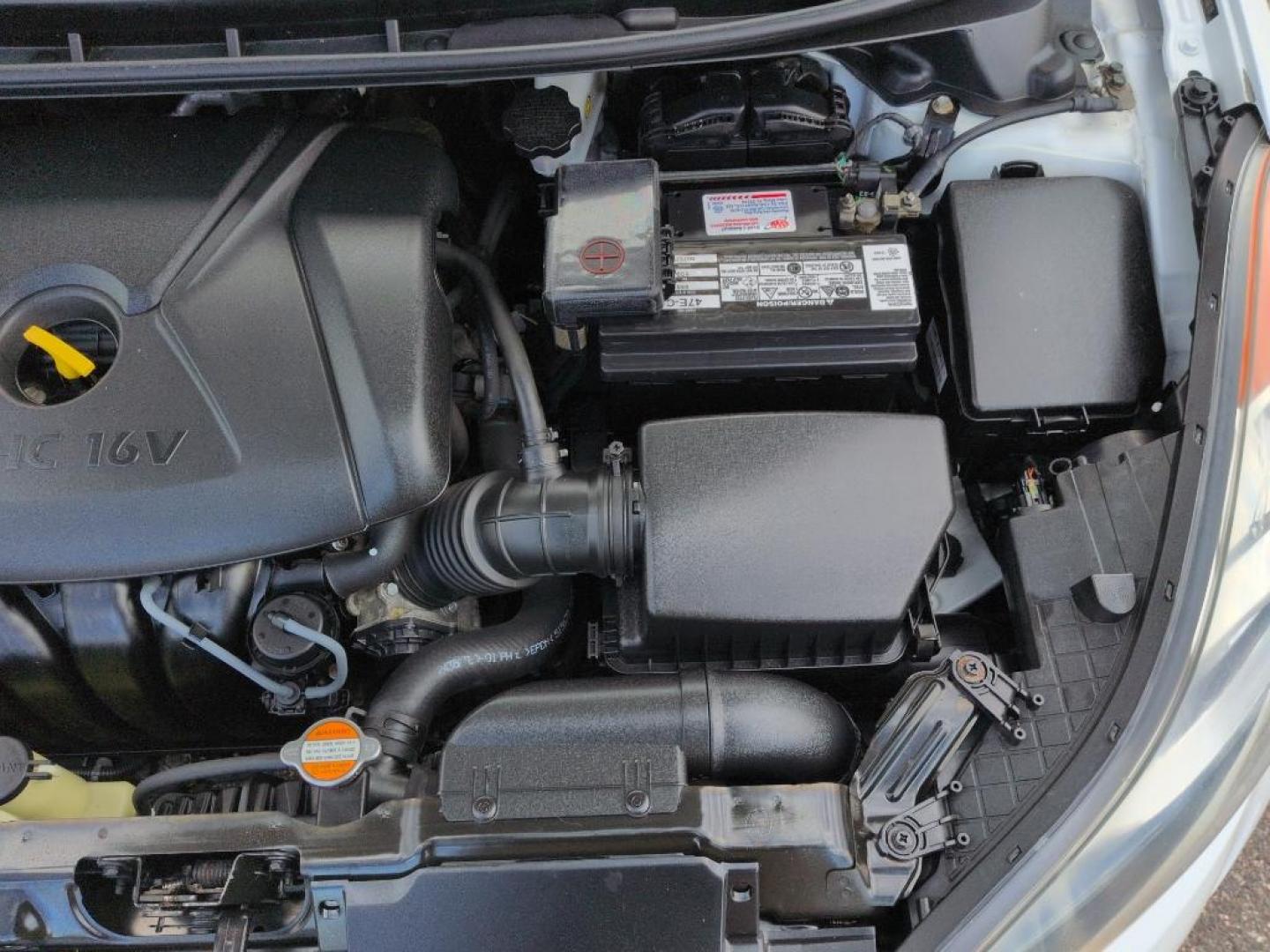 2012 WHITE Hyundai Elantra LIMITED (5NPDH4AEXCH) with an 4 Cyl, 1.8L engine, Automatic transmission, located at 10890 W. Colfax Ave., Lakewood, CO, 80215, (303) 274-7692, 39.739914, -105.120132 - Photo#23