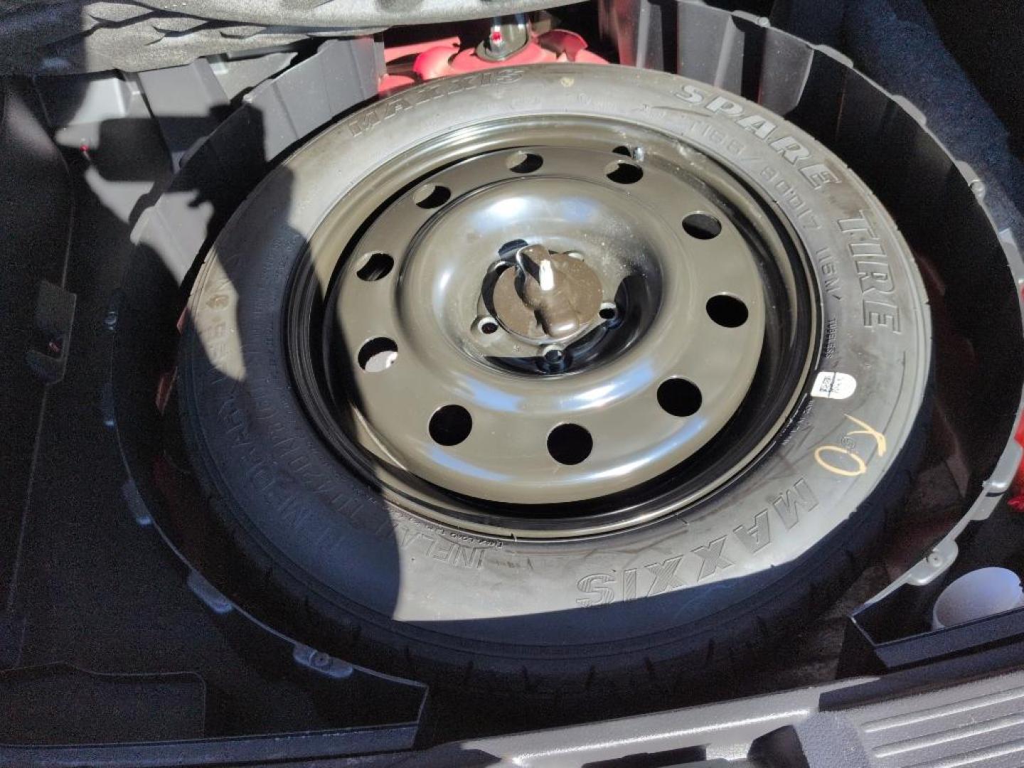 2014 RED Ford Edge SEL (2FMDK4JC8EB) with an V6, 3.5L engine, Automatic transmission, located at 10890 W. Colfax Ave., Lakewood, CO, 80215, (303) 274-7692, 39.739914, -105.120132 - Photo#22