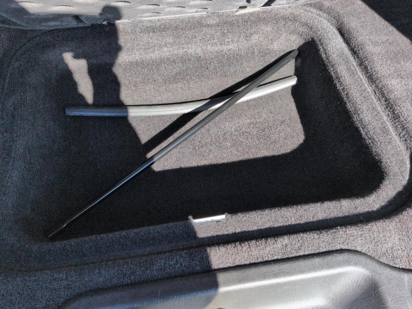 2009 WHITE Chevrolet TrailBlazer LT (1GNDT33S392) with an 6 Cyl, 4.2L engine, Automatic transmission, located at 10890 W. Colfax Ave., Lakewood, CO, 80215, (303) 274-7692, 39.739914, -105.120132 - Photo#19