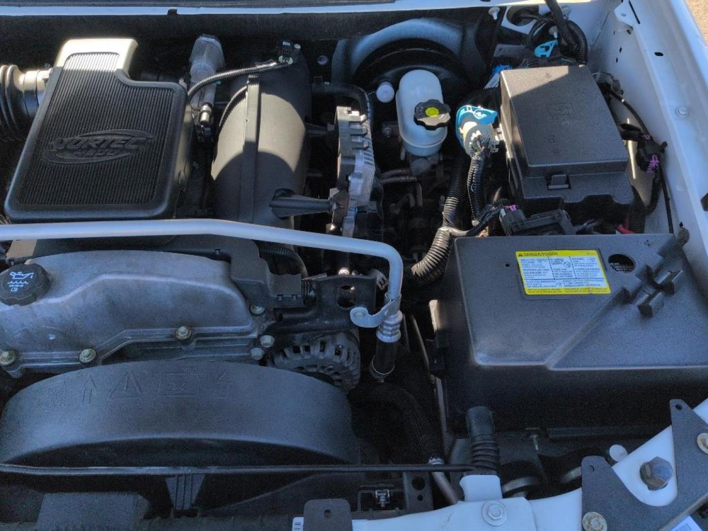 2009 WHITE Chevrolet TrailBlazer LT (1GNDT33S392) with an 6 Cyl, 4.2L engine, Automatic transmission, located at 10890 W. Colfax Ave., Lakewood, CO, 80215, (303) 274-7692, 39.739914, -105.120132 - Photo#22