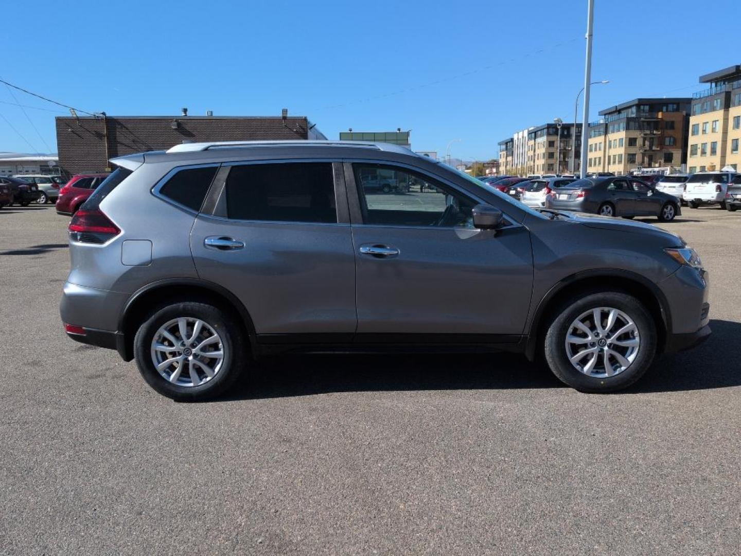 2018 GRAY Nissan Rogue SV AWD (KNMAT2MV0JP) with an 4 Cyl, 2.5L engine, Automatic transmission, located at 10890 W. Colfax Ave., Lakewood, CO, 80215, (303) 274-7692, 39.739914, -105.120132 - Photo#3
