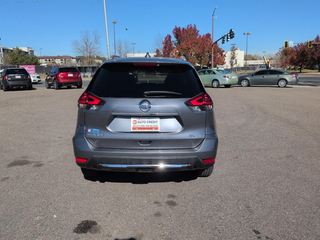 2018 GRAY Nissan Rogue SV AWD (KNMAT2MV0JP) with an 4 Cyl, 2.5L engine, Automatic transmission, located at 10890 W. Colfax Ave., Lakewood, CO, 80215, (303) 274-7692, 39.739914, -105.120132 - Photo#5